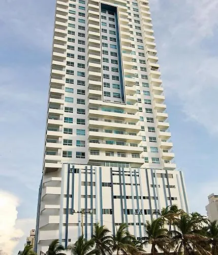 Apartamento En Edificio Palmetto Beach Frente A La Playa